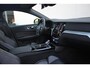 Volvo V60 T6 Plug-in hybrid AWD Plus Dark | Adaptive Cruise & Pilot Assist | Stoelverwarming Voor & Achter | Stuurverwarming | Semi-Elektrische Trekhaak | Verwarmbare Voorruit | Premium Audio by Harman Kardon | 360 Camera |