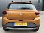 Dacia Sandero Stepway TCe 100 Bi-Fuel Comfort | NAVI | CLIAMTE EN CRUISE CONTROL | 1E EIGENAAR | DEALER ONDERHOUDEN | APPL ECARPLAY EN ANDROID AUTO | DODEHOEK DETECTIE | SENSOREN V+A | CAMERA | ALL SEASONBANDEN |