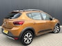 Dacia Sandero Stepway TCe 100 Bi-Fuel Comfort | NAVI | CLIAMTE EN CRUISE CONTROL | 1E EIGENAAR | DEALER ONDERHOUDEN | APPL ECARPLAY EN ANDROID AUTO | DODEHOEK DETECTIE | SENSOREN V+A | CAMERA | ALL SEASONBANDEN |