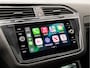Volkswagen Tiguan 1.5 TSI R-Line 150Pk Automaat (2X R-LINE, PANORAMADAK, ALCANTARA, APPLE CARPLAY, STUUR/STOELVERWARMING, CAMERA, IQ LIGHT, KEYLESS, ADAPTIVE CRUISE, ELEK ACHTERKLEP, NIEUWSTAAT)