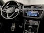 Volkswagen Tiguan 1.5 TSI R-Line 150Pk Automaat (2X R-LINE, PANORAMADAK, ALCANTARA, APPLE CARPLAY, STUUR/STOELVERWARMING, CAMERA, IQ LIGHT, KEYLESS, ADAPTIVE CRUISE, ELEK ACHTERKLEP, NIEUWSTAAT)