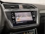 Volkswagen Tiguan 1.5 TSI R-Line 150Pk Automaat (2X R-LINE, PANORAMADAK, ALCANTARA, APPLE CARPLAY, STUUR/STOELVERWARMING, CAMERA, IQ LIGHT, KEYLESS, ADAPTIVE CRUISE, ELEK ACHTERKLEP, NIEUWSTAAT)