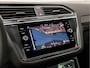 Volkswagen Tiguan 1.5 TSI R-Line 150Pk Automaat (2X R-LINE, PANORAMADAK, ALCANTARA, APPLE CARPLAY, STUUR/STOELVERWARMING, CAMERA, IQ LIGHT, KEYLESS, ADAPTIVE CRUISE, ELEK ACHTERKLEP, NIEUWSTAAT)