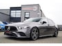Mercedes-Benz A-klasse 180 d Business Solution AMG | Panorama | Sfeerverlichting | Camera | Leder/Alcantara | AMG PAKKET | LED |