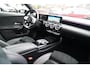 Mercedes-Benz A-klasse 180 d Business Solution AMG | Panorama | Sfeerverlichting | Camera | Leder/Alcantara | AMG PAKKET | LED |