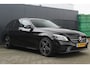 Mercedes-Benz C-klasse Estate 200 Business Solution AMG 184pk | Incl. 12 maanden garantie 1e Eigenaar | 360 Camera | Stoelverwarming | Apple Carplay | Sportstoelen Leer | LED verlichting | Zwarte hemel | Elektr. kofferbak | Navigatie | Cruise control | Virtual cockpit | Bomvolle C-Klasse! |