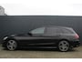 Mercedes-Benz C-klasse Estate 200 Business Solution AMG 184pk | Incl. 12 maanden garantie 1e Eigenaar | 360 Camera | Stoelverwarming | Apple Carplay | Sportstoelen Leer | LED verlichting | Zwarte hemel | Elektr. kofferbak | Navigatie | Cruise control | Virtual cockpit | Bomvolle C-Klasse! |
