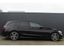 Mercedes-Benz C-klasse Estate 200 Business Solution AMG 184pk | Incl. 12 maanden garantie 1e Eigenaar | 360 Camera | Stoelverwarming | Apple Carplay | Sportstoelen Leer | LED verlichting | Zwarte hemel | Elektr. kofferbak | Navigatie | Cruise control | Virtual cockpit | Bomvolle C-Klasse! |