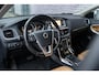 Volvo V40 Cross Country T3 Polar+ Luxury | Navi | Cruise Control | Panoramadak | Harman Kardon Audio | Keyless | Getint Glas | Camera | DAB | Park Assist | Volvo On Call | 17" LM