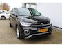 Volkswagen T-Cross 1.5 TSI Style Business 150PK | Incl. 12 maanden Garantie | Achteruitrijcamera | Stoelverwarming | Adaptive cruise | LED Koplampen | Apple CarPlay/Android Auto | Climate controle | Parkeersensoren V+A | Draadloze telefoonlader | Schakelmogelijkheid aan stuurwiel | 17 Inch LMV |