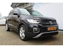 Volkswagen T-Cross 1.5 TSI Style Business 150PK | Incl. 12 maanden Garantie | Achteruitrijcamera | Stoelverwarming | Adaptive cruise | LED Koplampen | Apple CarPlay/Android Auto | Climate controle | Parkeersensoren V+A | Draadloze telefoonlader | Schakelmogelijkheid aan stuurwiel | 17 Inch LMV |
