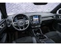 Volvo XC40 Recharge Plus 70 kWh | Adaptive Cruise Control | Dodehoek Detectie | Stoel en Stuurverwarming | 20” | Nubuck Bekleding |