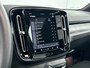 Volvo EX40 Single Motor Extended Range 82kWh Ultra Black Edition | 20" | Leder / Nubuck | Panoramadak | Harman Kardon | 360 Camera | Elektr. verst. stoelen | Pixel LED | Adaptieve cruise | BLIS |