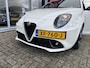 Alfa Romeo MiTo TwinAir 105PK | 17" velgen | Carbon aankleding | parkeersensoren achter