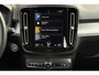 Volvo XC40 T4 Momentum Pro | Trekhaak | Verwarmbare Voorstoelen | Parkeercamera | Harman Kardon Audio | Apple Carplay / Android Auto | Navigatie | Lederen Bekleding | Cruise Control | 18'' Lichtmetalen Velgen
