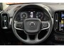 Volvo XC40 T4 Momentum Pro | Trekhaak | Verwarmbare Voorstoelen | Parkeercamera | Harman Kardon Audio | Apple Carplay / Android Auto | Navigatie | Lederen Bekleding | Cruise Control | 18'' Lichtmetalen Velgen