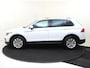 Volkswagen Tiguan 1.5 TSI Life Business | Panoramadak | Parkeerassistent | Digital cockpit Pro | Keyless | Stoel- en stuurwielverwarming | Dodehoek detectie | Achteruitrijcamera | Navigatie |