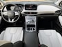 Hyundai Santa Fe 1.6 T-GDI HEV Premium Plus Sky 5P / Navigatie / 1650 trekgewicht / Elektrische stoelverstelling met Geheugenfunctie / Achteruitrijcamera / Stoelverwarming / Schuif- Kantel dak /