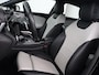 Mercedes-Benz A-klasse 200 AMG | Two-Tone Leder | Stoelverwarming | Carplay | Camera | Navigatie | Park Assist | Full LED | Climate control | Cruise control