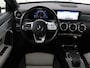 Mercedes-Benz A-klasse 200 AMG | Two-Tone Leder | Stoelverwarming | Carplay | Camera | Navigatie | Park Assist | Full LED | Climate control | Cruise control