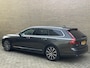 Volvo V90 2.0 T6 340pk AWD Inscription | Pilot assist | Adaptieve cruise | Virtual cockpit | Camera | Wegklapbare trekhaak | Dodehoekdetectie | Leder | Navigatie | Apple CarPlay | Stoel&stuurverwarming | Elektrische verstelbare stoelen met memory | 19 inch LMV | Elektrische achterklep | Volledig onderhouden