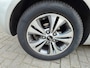 Kia Venga 1.6 CVVT DynamicLine Automaat/ Panoramadak/ Trekhaak/ Camera/ Rijklaarprijs!