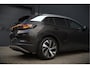 Volkswagen ID.4 First 77 kWh | Stoelverwarming | Stuurverwarming | Trekhaak | Warmtepomp | Adaptive Cruise Control | Navigatie | Apple Carplay | Keyless | Camera | Parkersensoren |