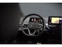 Volkswagen ID.4 First 77 kWh | Stoelverwarming | Stuurverwarming | Trekhaak | Warmtepomp | Adaptive Cruise Control | Navigatie | Apple Carplay | Keyless | Camera | Parkersensoren |