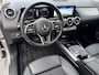 Mercedes-Benz B-klasse 180 Business Solution Luxury Automaat / Virtual Cockpit / Navigatie / Stoelverwarming / Elektrische klep / Apple Carplay Android / 17"LM wielen met All Season banden /