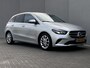 Mercedes-Benz B-klasse 180 Business Solution Luxury Automaat / Virtual Cockpit / Navigatie / Stoelverwarming / Elektrische klep / Apple Carplay Android / 17"LM wielen met All Season banden /