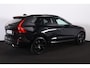 Volvo XC60 T8 Recharge AWD Ultra Black Edition - Panorama/schuifdak - IntelliSafe Assist & Surround - 360º Camera - Harman/Kardon audio - Adaptieve LED koplampen - Verwarmde voorstoelen, stuur & achterbank - Parkeersensoren voor & achter - Elektr. bedienb. voorstoelen met geheugen - Head up display - Draadloze tel. lader - Extra getint glas - 21' LMV