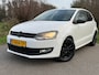 Volkswagen Polo 1.4-16V Highline / Airco-Clima / Cruise Control / Radio-CD / Voorstoelverwarming / PDC / Zwarte LMV'