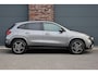 Mercedes-Benz GLA 250 e Premium+ AMG Line | Facelift | Distronic | Panoramadak | Burmester | Trekhaak | HUD | Memory | Verwarmd Stuurwiel | Surround Camera |