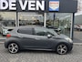 Peugeot 208 1.2 PureTech Première | Matte lak | Afneembare trekhaak | Panoramadak | Camera | Carplay | Navi | etc. etc.
