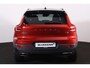 Volvo XC40 T4 R-Design - Panorama/schuifdak - IntelliSafe Assist & Surround - 360º Camera - Verwarmde voorstoelen, stuur & achterbank - Parkeersensoren voor & achter - Elektr. bedienb. voorstoelen met geheugen links - Standkachel - Extra getint glas - Elektr. inklapbare trekhaak - 18' LMV