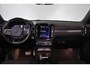 Volvo XC40 T4 R-Design - Panorama/schuifdak - IntelliSafe Assist & Surround - 360º Camera - Verwarmde voorstoelen, stuur & achterbank - Parkeersensoren voor & achter - Elektr. bedienb. voorstoelen met geheugen links - Standkachel - Extra getint glas - Elektr. inklapbare trekhaak - 18' LMV