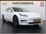 Tesla Model 3 RWD SR+ 60kWh 325PK Lmv 18" AutoPilot Leder PanoDak Adaptive-Cruise Lmv Camera's Elektr.-Stuur+Stoelen+Spiegels+Geheugen+Easy-Entry+Verwarmde stoelen Park assistent PDC WIFI Lane-Assist Speed-Assist Navi LED Comfortstoelen ACC DAB Keyless en Voorverwarmen interieur via App One-Pedal-Drive Origineel Nederlandse auto tot 11kw laden thuis! Garantie Accu tot 10-12-2027 max 160.000km 1.584kg licht!