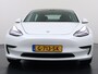 Tesla Model 3 RWD SR+ 60kWh 325PK Lmv 18" AutoPilot Leder PanoDak Adaptive-Cruise Lmv Camera's Elektr.-Stuur+Stoelen+Spiegels+Geheugen+Easy-Entry+Verwarmde stoelen Park assistent PDC WIFI Lane-Assist Speed-Assist Navi LED Comfortstoelen ACC DAB Keyless en Voorverwarmen interieur via App One-Pedal-Drive Origineel Nederlandse auto tot 11kw laden thuis! Garantie Accu tot 10-12-2027 max 160.000km 1.584kg licht!