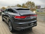 Porsche Cayenne Coupé 3.0 E-Hybrid | SPORTDESIGN | SPORTCHRONO | SOFTCLOSE | PANORAMADAK | PASM LUCHTVERING | 18-WEG STOELEN | TREKHAAK | 360 CAMERA | BOSE AUDIO | SPORTUITLAAT EINDSTUKKEN ZWART | STUUR + STOELVERWARMING
