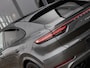 Porsche Cayenne Coupé 3.0 E-Hybrid | SPORTDESIGN | SPORTCHRONO | SOFTCLOSE | PANORAMADAK | PASM LUCHTVERING | 18-WEG STOELEN | TREKHAAK | 360 CAMERA | BOSE AUDIO | SPORTUITLAAT EINDSTUKKEN ZWART | STUUR + STOELVERWARMING