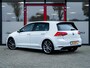 Volkswagen Golf 1.4 TSI ACT Highline R-Line | Stoelverwarming | Camera | Navigatie | ErgoActive Seats | Climate Control | Adaptieve Cruise Control | PDC | 17'' Lichtmetalen Velgen | Apple Carplay | Android Auto |