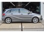Mercedes-Benz B-klasse 180 Ambition *Halfleder | A/C | Navi | Cruise | Bluetooth | Parkeersensoren | 17" Lichtmetaal*