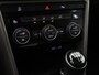 Volkswagen T-Roc 1.0 TSI 110 PK Style | Navigatie | Trekhaak | Parkeerhulp | 17" Kulmbach | Clima | CarPlay |