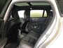 Volvo V60 2.0 T8 Twin Engine AWD R-Design | Adaptieve Cruise Control | Stoelverwarming + Ventilatie | Head-Up | Schuif -/ Kanteldak | Harman Kardon Audio | 19 Inch | Trekhaak | Getint Glas | Styling Kit |