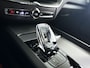 Volvo XC60 B5 Aut. Ultimate Dark | Panoramadak | Harman Kardon | 360º camera | Head-up display | Stoel- en Stuurverwarming | Trekhaak