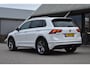 Volkswagen Tiguan 1.5 TSI ACT R-Line | TREKHAAK | CAMERA | DEALER ONDERHOUDEN | STOELVERWARMING | PANORAMADAK | APPLE CARPLAY
