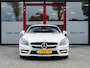 Mercedes-Benz SLK 350 Edition 1 AMG | Magic Sky Control | Stoelverwarming | Nek Verwarming | Harman & Kardon | Rundleder met Rode Sticksels | Parkeersensoren | Navigatie | Bluetooth | Parelmoer Lak | Bi-Xenon | LED Achter |