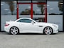 Mercedes-Benz SLK 350 Edition 1 AMG | Magic Sky Control | Stoelverwarming | Nek Verwarming | Harman & Kardon | Rundleder met Rode Sticksels | Parkeersensoren | Navigatie | Bluetooth | Parelmoer Lak | Bi-Xenon | LED Achter |