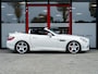 Mercedes-Benz SLK 350 Edition 1 AMG | Magic Sky Control | Stoelverwarming | Nek Verwarming | Harman & Kardon | Rundleder met Rode Sticksels | Parkeersensoren | Navigatie | Bluetooth | Parelmoer Lak | Bi-Xenon | LED Achter |