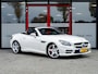 Mercedes-Benz SLK 350 Edition 1 AMG | Magic Sky Control | Stoelverwarming | Nek Verwarming | Harman & Kardon | Rundleder met Rode Sticksels | Parkeersensoren | Navigatie | Bluetooth | Parelmoer Lak | Bi-Xenon | LED Achter |